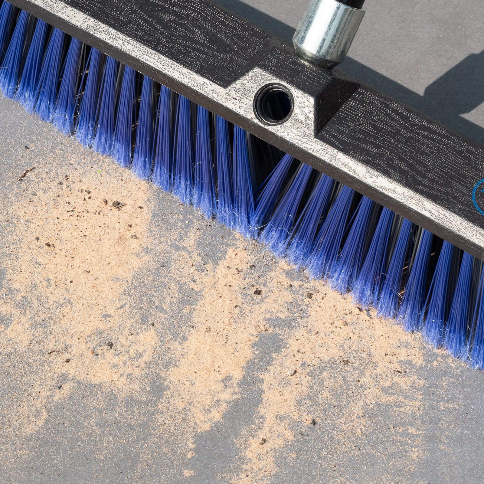 Addis 45cm outdoor broom - Image 2